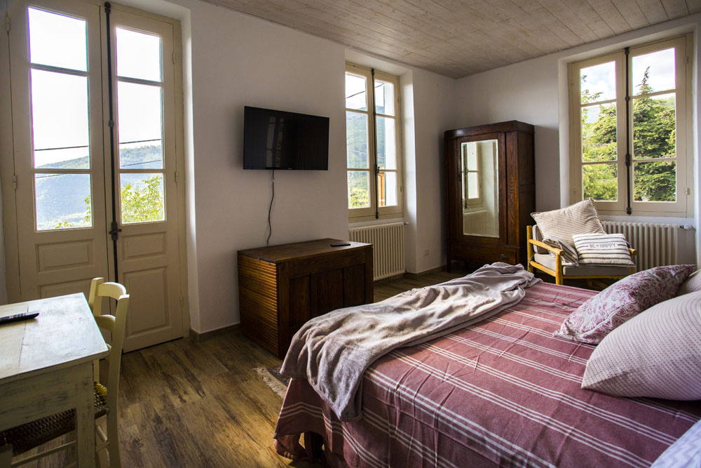Camera degli appartamenti B&B con maneggio a Gazzo d’Arroscia